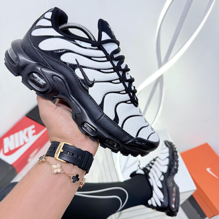 NIKE AIRMAX TN