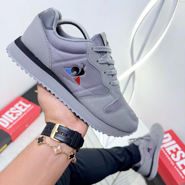 GRIS NEGRO / 40