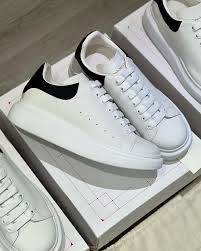 Alexander McQueen Oversized White Black