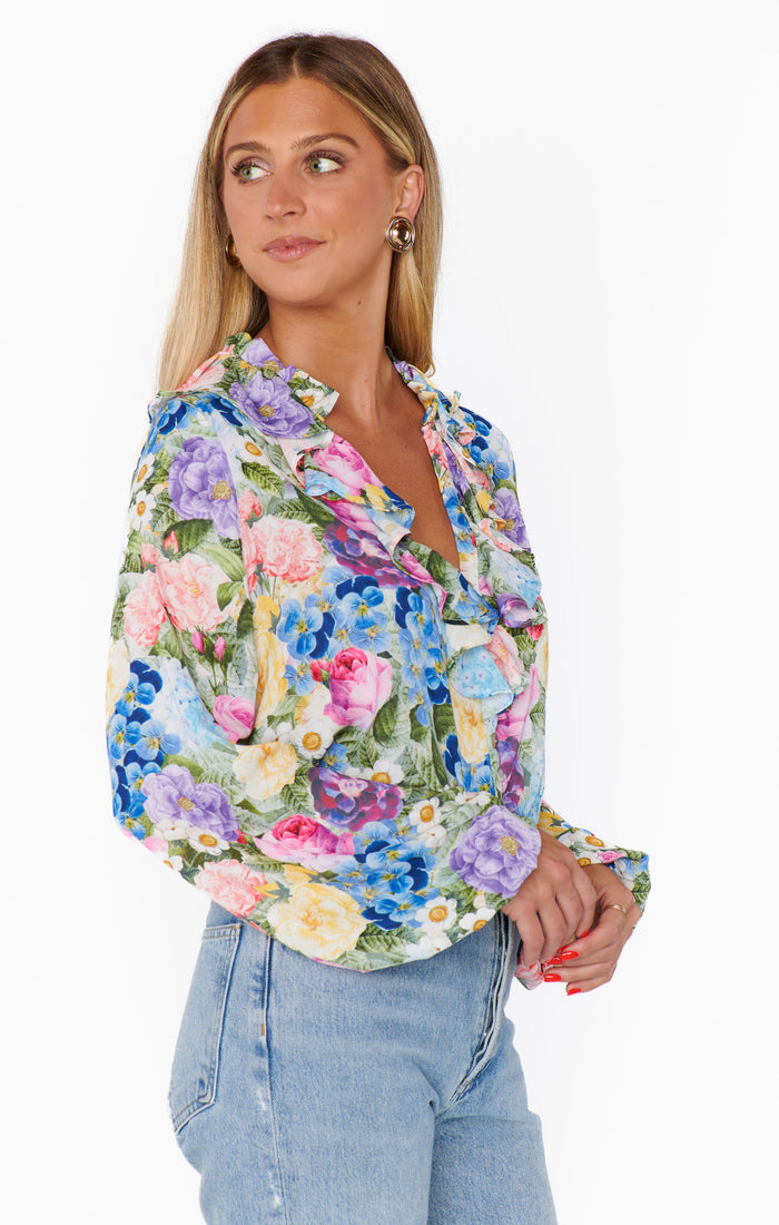 badge_model-wears-size-s