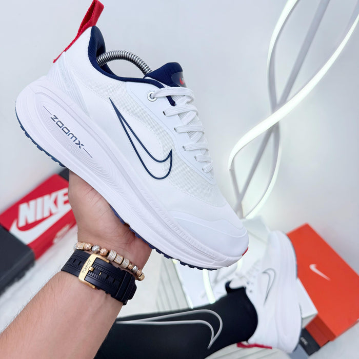 NIKE VOMERO 18