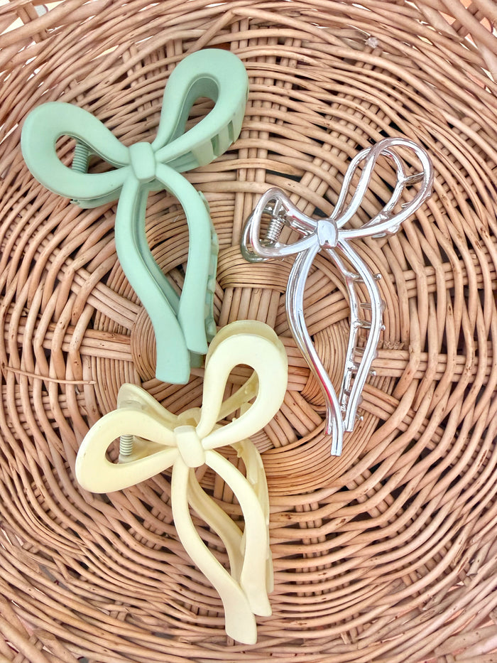 The Brayley Bow Claw Clip