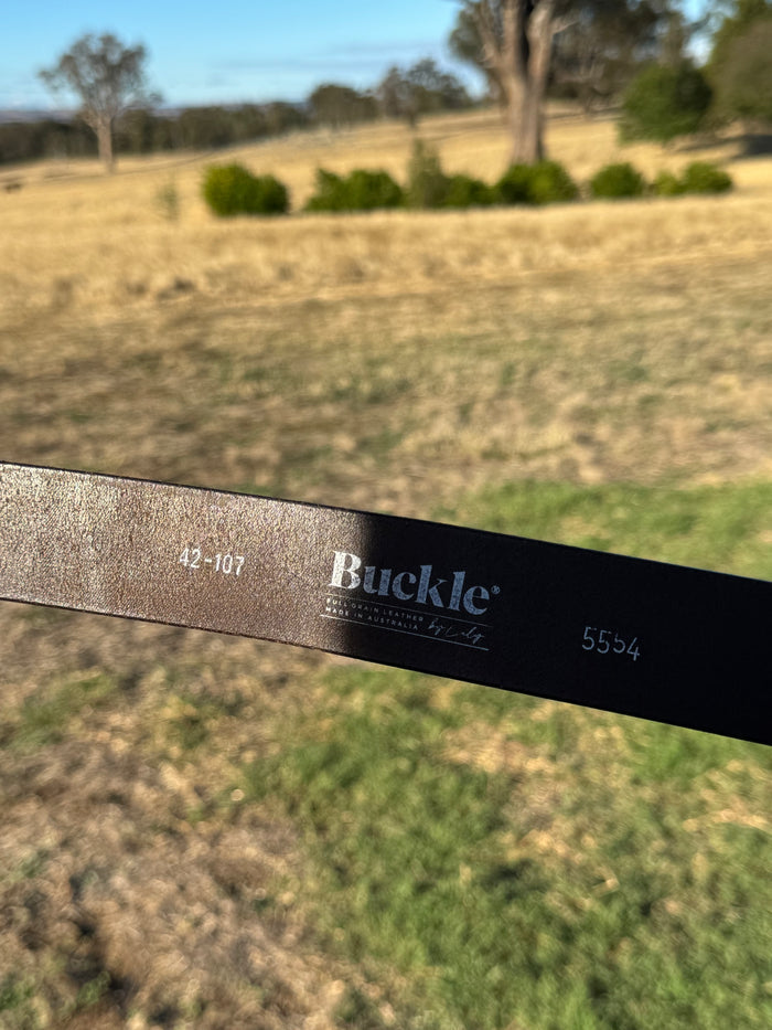 BUCKLE LEATHER BELT 42"