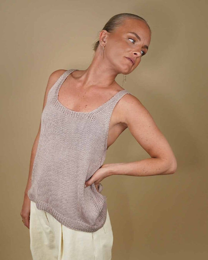 Ane Summer top with rib stitch panels, No 14 knitting kit