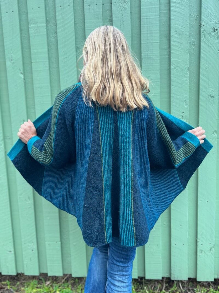 Ballerina jacket by Hanne Falkenberg, No 20 knitting kit (4 colors) | Petrol melange (017m), Azure blue melange (043m), Ocean blue melange (025m), Linden green melange (030m)