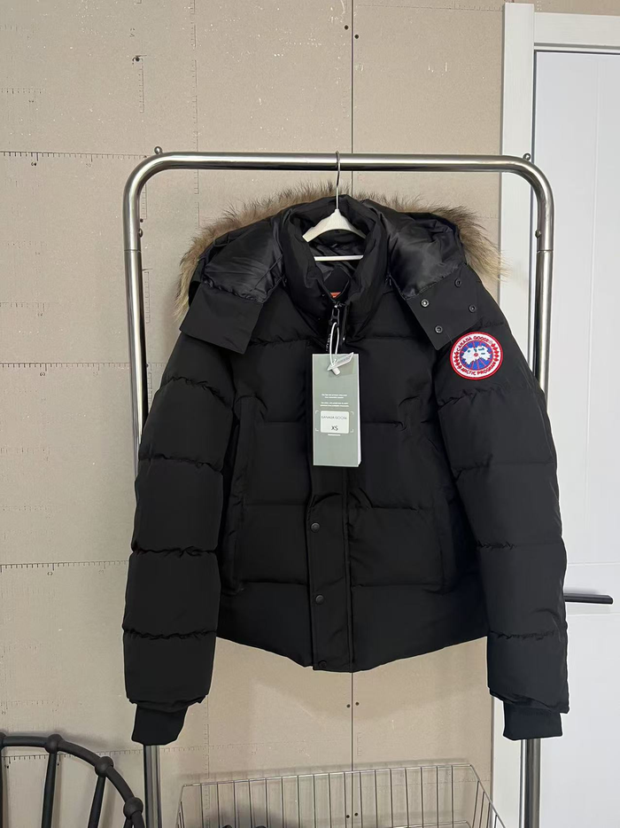 Canada Goose Wyndham Parka "Black"