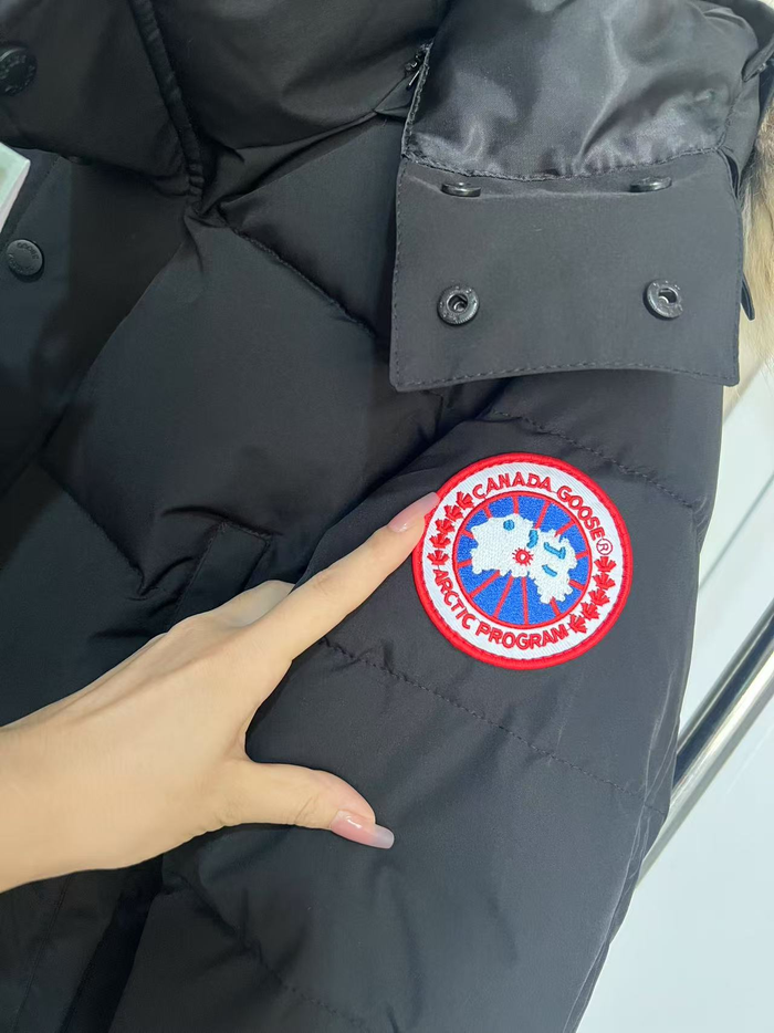 Canada Goose Wyndham Parka "Black"