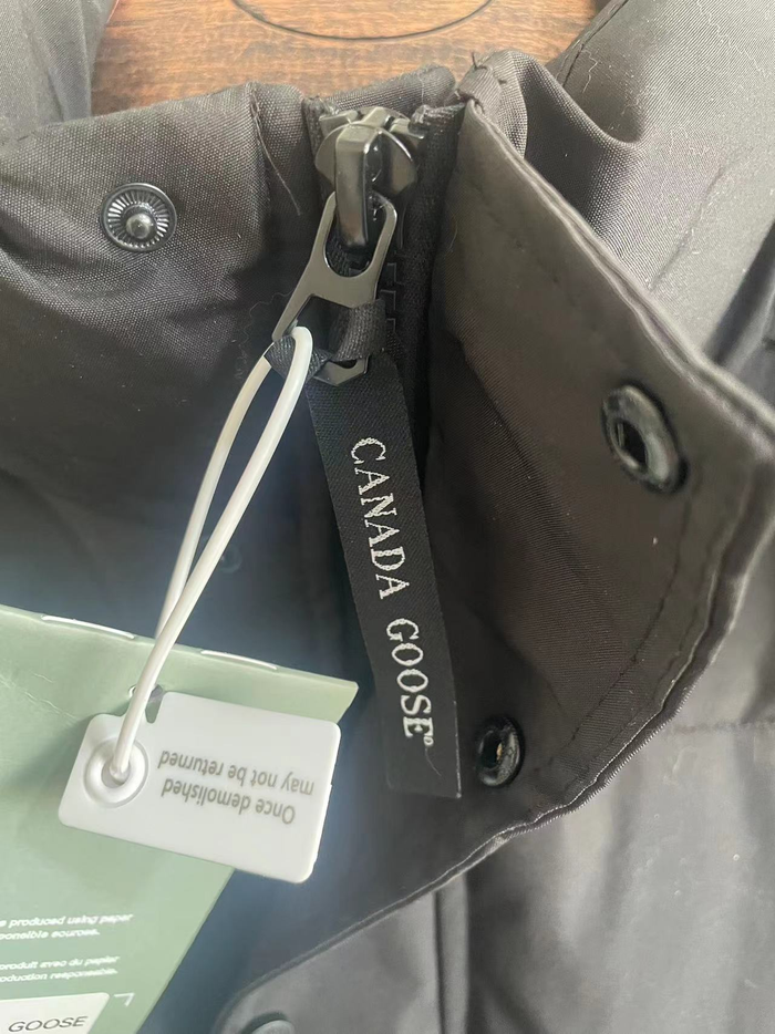 Canada Goose Wyndham Parka "Black"