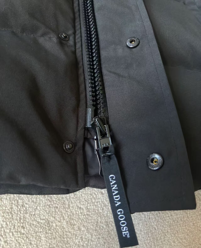 Canada Goose Wyndham Parka "Black"