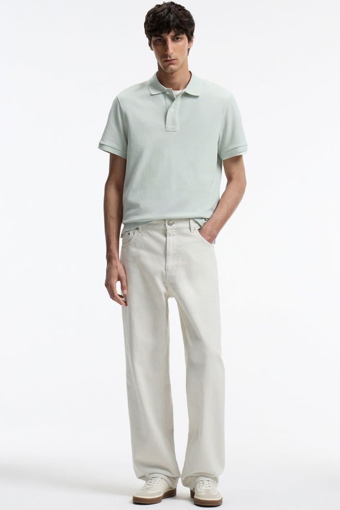 LIGHT GREEN