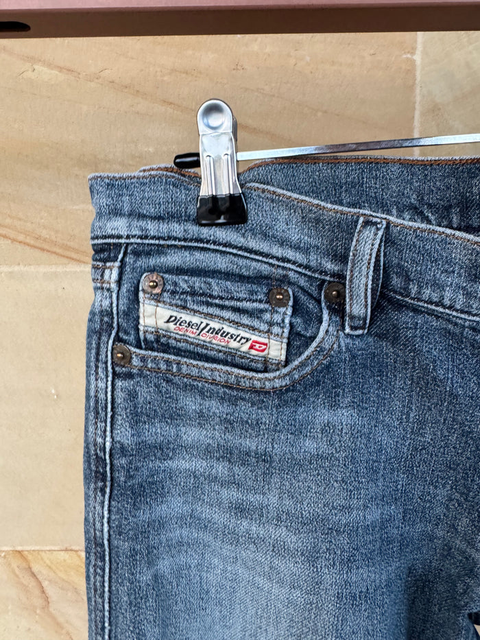 DIESEL INDUSTRY JEANS WOMENS 8