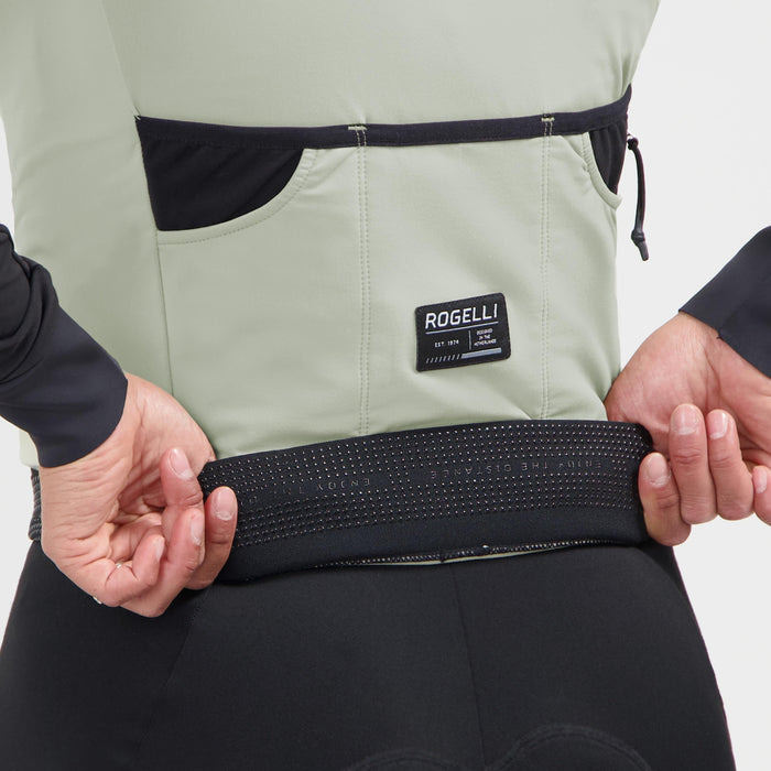 Detail van Rogelli Distance II fietsshirt dames taupe lange mouw achterkant.