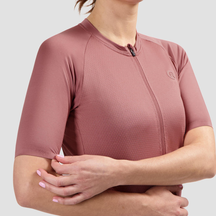 Detail van Rogelli Essential II fietsshirt dames roze korte mouw.