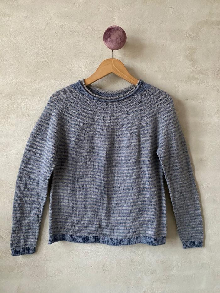 Advent 2020 - Stribet t-shirt med 3/4 ærmer, No 2 strikkekit Strikkekit Önling - Katrine Hannibal