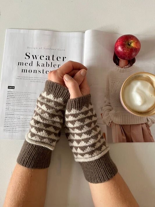 Fiona wrist warmers by Önling, No 2 knitting kit Knitting kits Önling - Katrine Hannibal