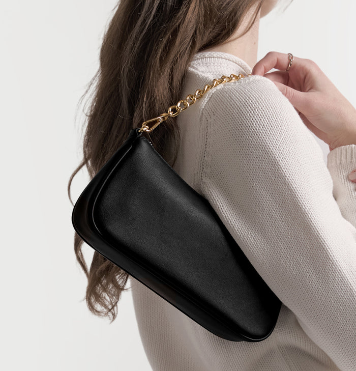 Greta Chain Small Pochette Black Onyx