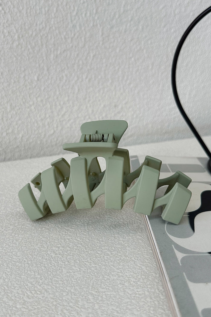 Issy Claw Clip - Sage