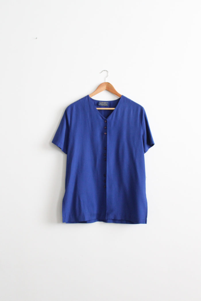 lapis button up