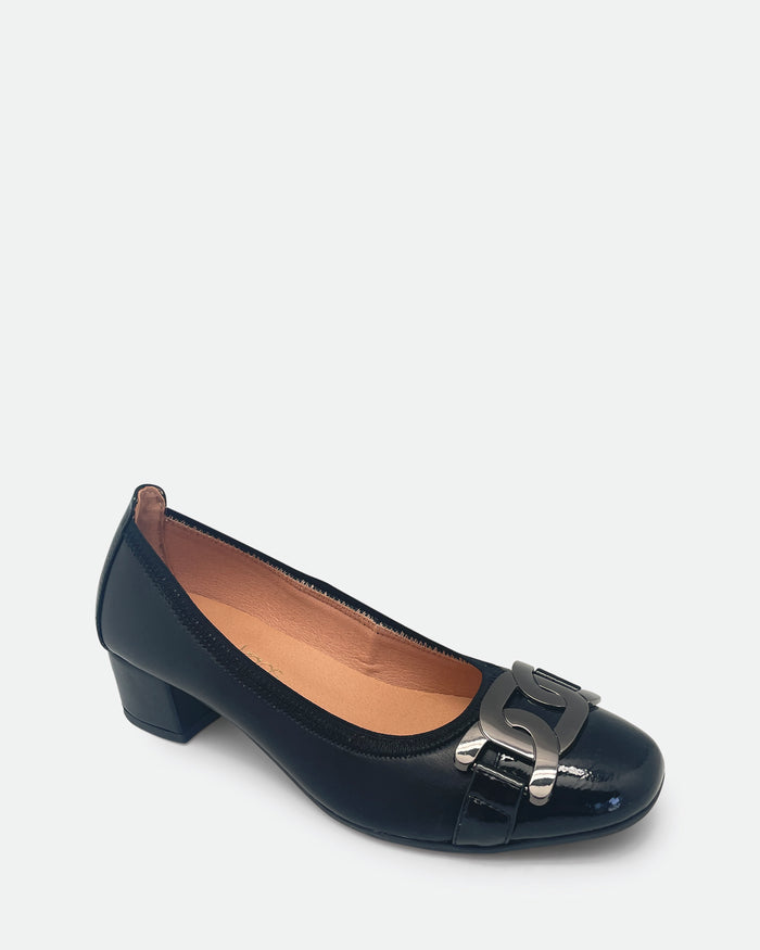Larella Black
