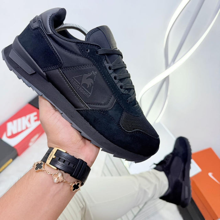 TODO NEGRO / 40