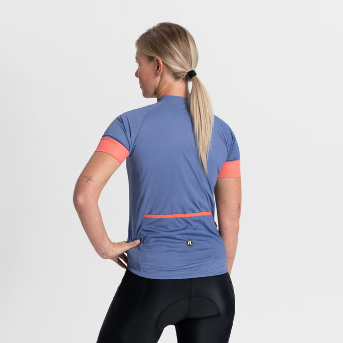 Rogelli Modesta fietsshirt dames blauw en koraal korte mouw gedragen achterkant.