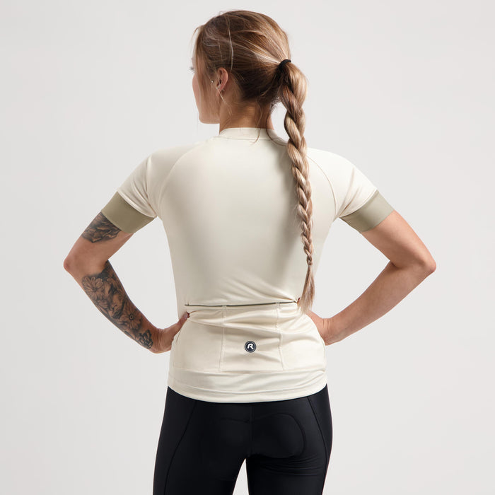 Rogelli Modesta fietsshirt dames zand korte mouw gedragen achterkant.