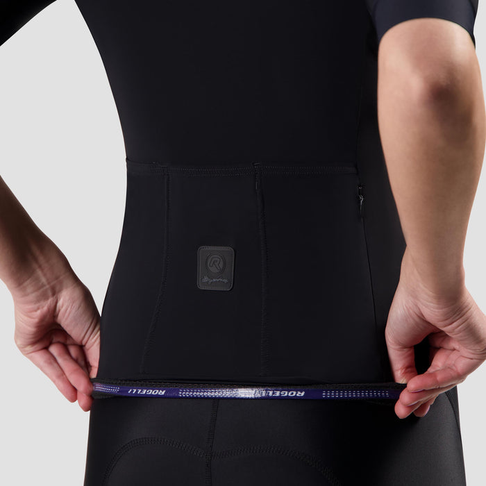 Detail van Rogelli Signature fietsshirt dames zwart korte mouw achterkant.