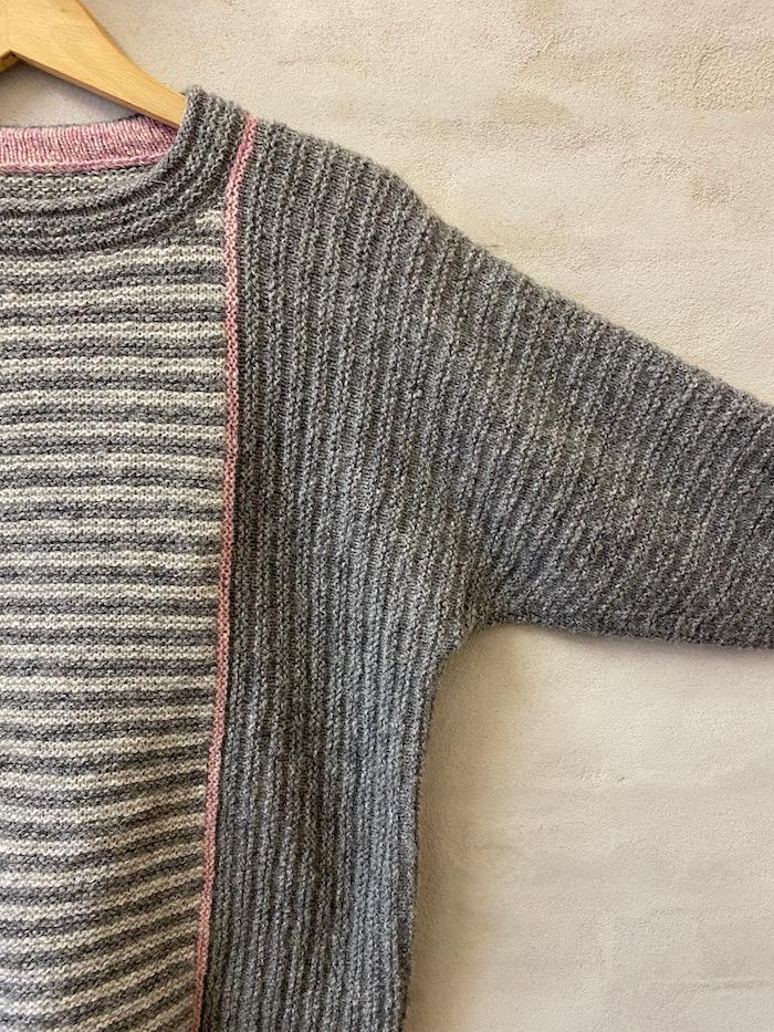Strips sweater af Hanne Falkenberg, strikkekit Strikkekit Hanne Falkenberg