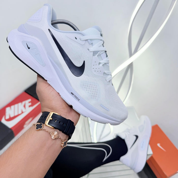 NIKE STRUCTURE 26