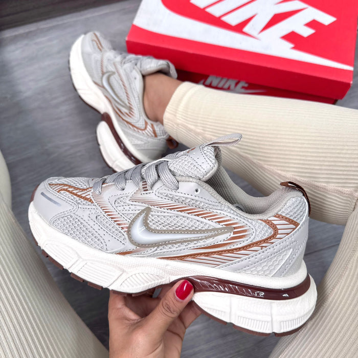 NIKE TURBO DAMA