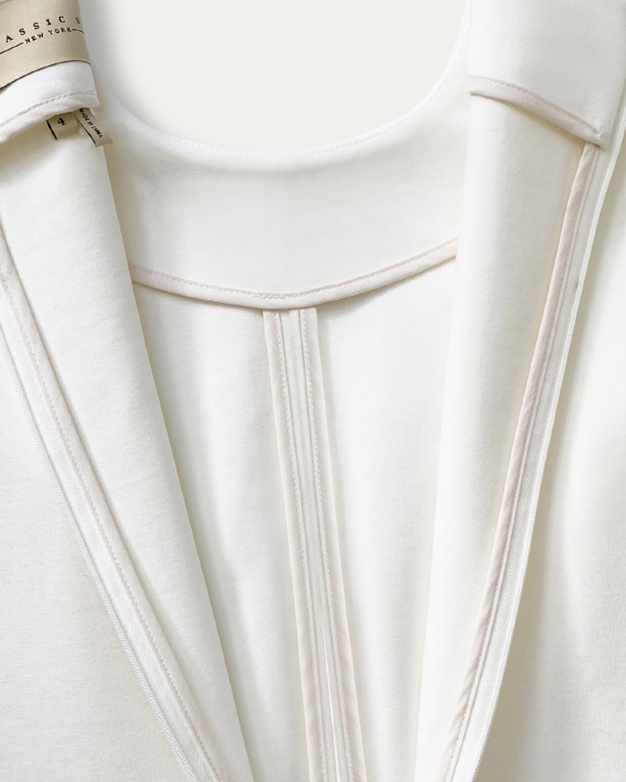 Twiggy Sleeveless Shift Dress in Ivory