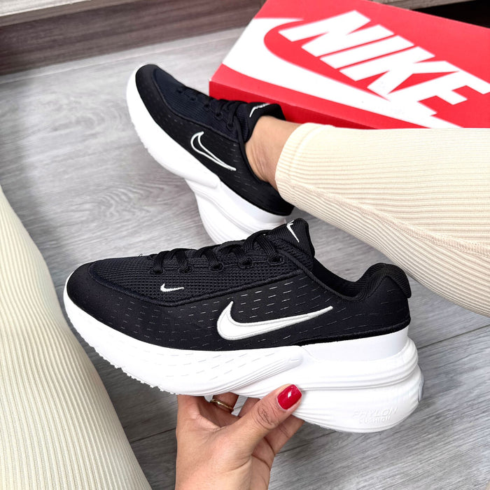 NIKE UPLIFT DAMA