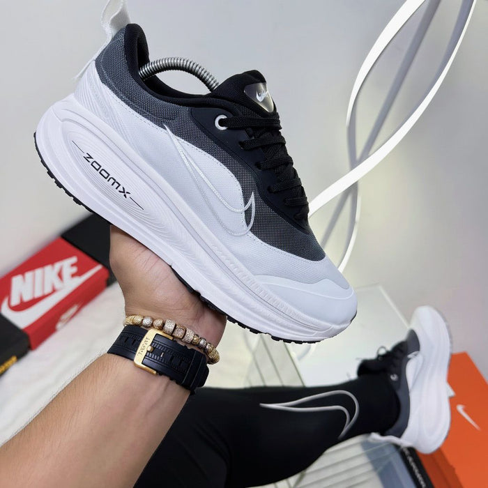 NIKE VOMERO 18 HOMBRE