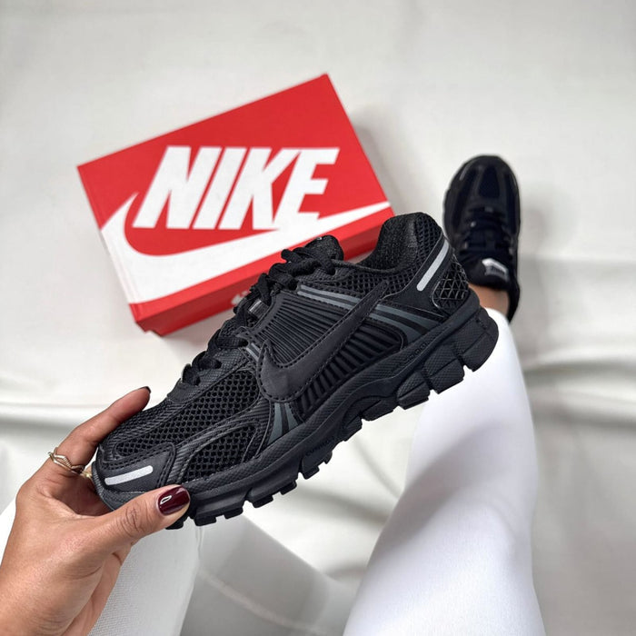 NIKE VOMERO 5 DAMA