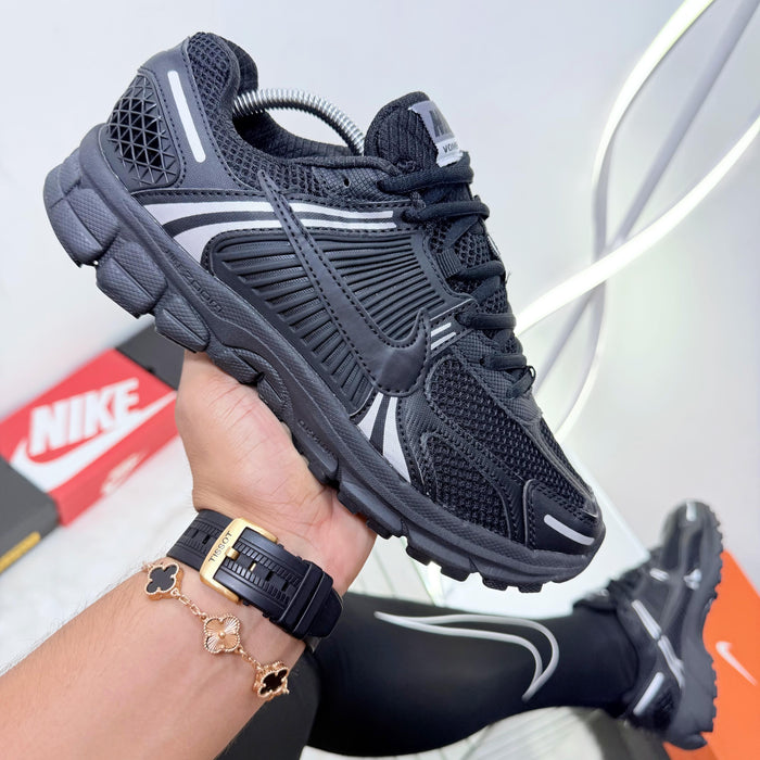 NIKE VOMERO 5 HOMBRE
