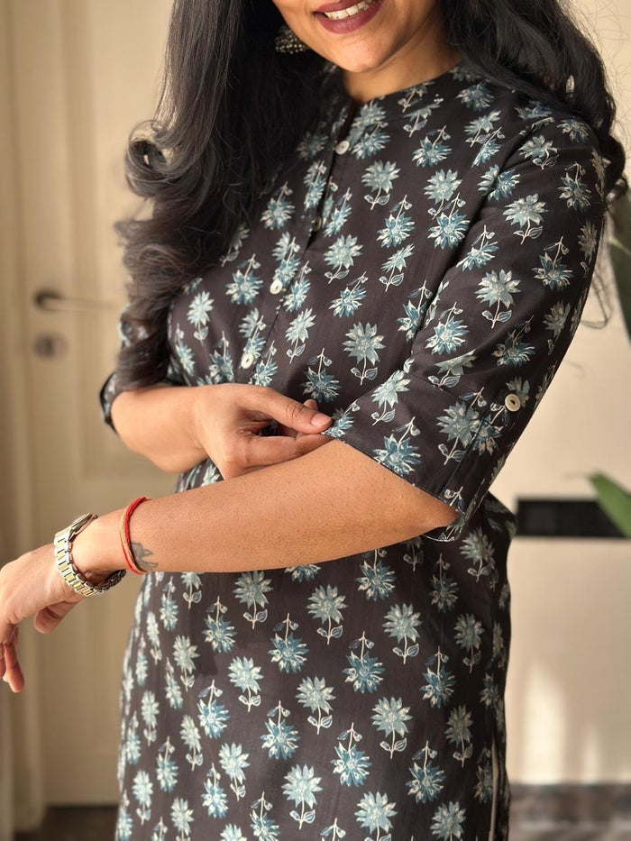 Weekend Cotton Kurta- Black Blue Booti
