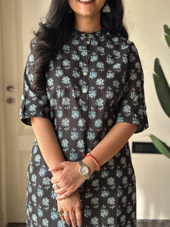 Weekend Cotton Kurta- Black Blue Booti