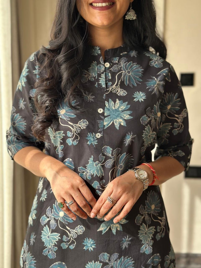 Weekend Cotton Kurta- Black Blue Florals