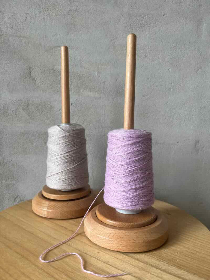 Wooden yarn cone holder Strikketilbehør Önling
