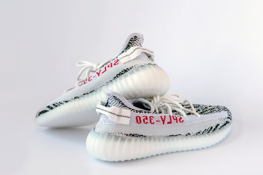 Adidas Yeezy Boost 350 V2 Zebra | Edición